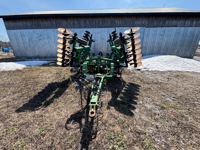 2004 JOHN DEERE 637 TANDEM DISC