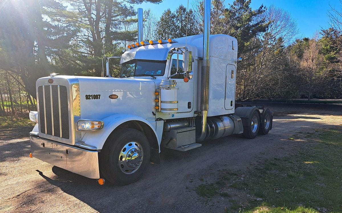 2021 Peterbilt 389 Sleeper Truck Tractor