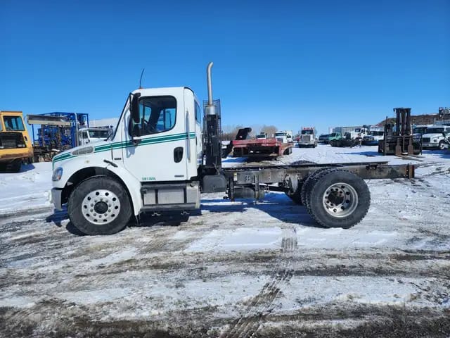 2008 FREIGHTLINER S/A *** ONLY 26,000 KMS 1150 HRS ***