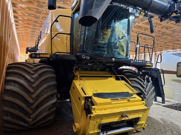 2021 New Holland CR10.90
