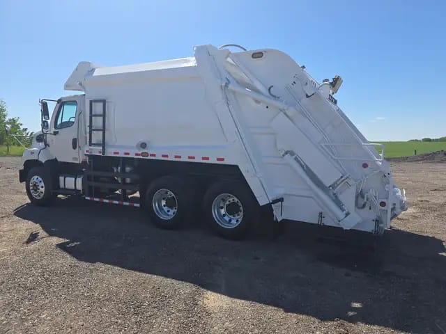 2013 FREIGHTLINER 108 SD REAR LOAD GARBAGE REFUSE EFFENCO HYBIRD