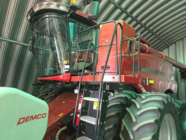 2016 Case IH 8240