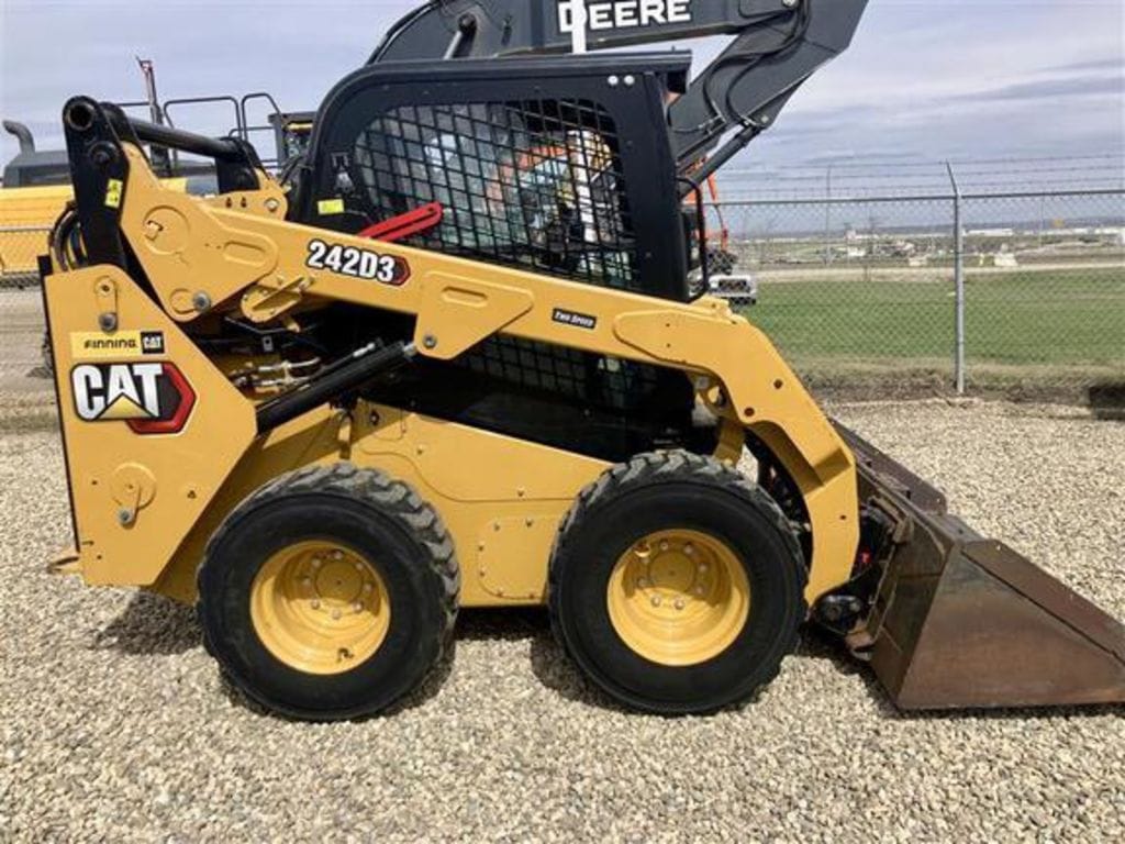 2021 Caterpillar 242D3