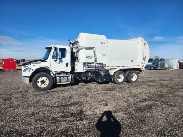 2016 FREIGHTLINER M2106 T/A LABRIE GARBAGE REFUSE TRUCK