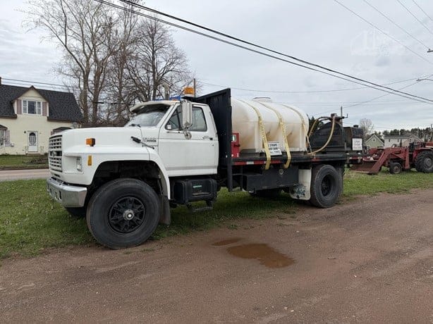 1990 FORD F800
