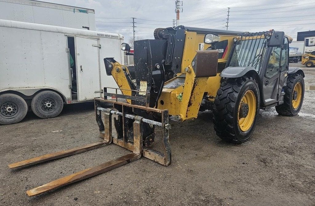 2015 Caterpillar TL1255D Telehandler