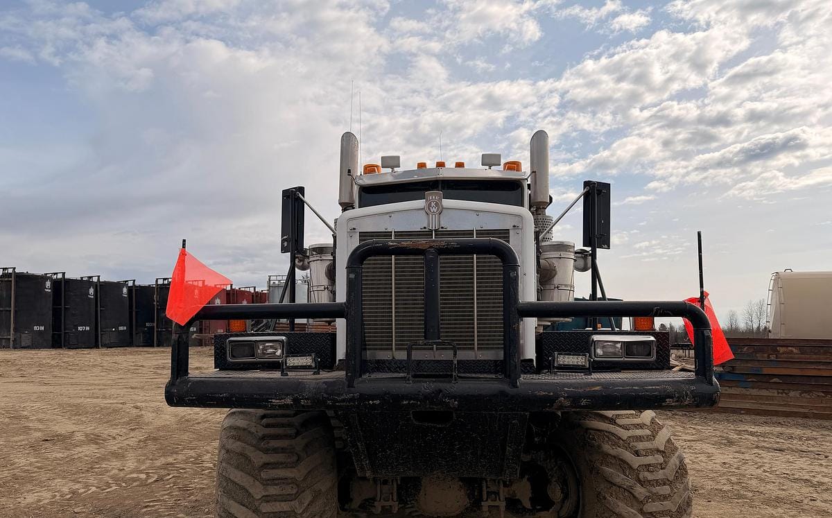1998 Kenworth C550B 8x8 OFF ROAD Bed Truck
