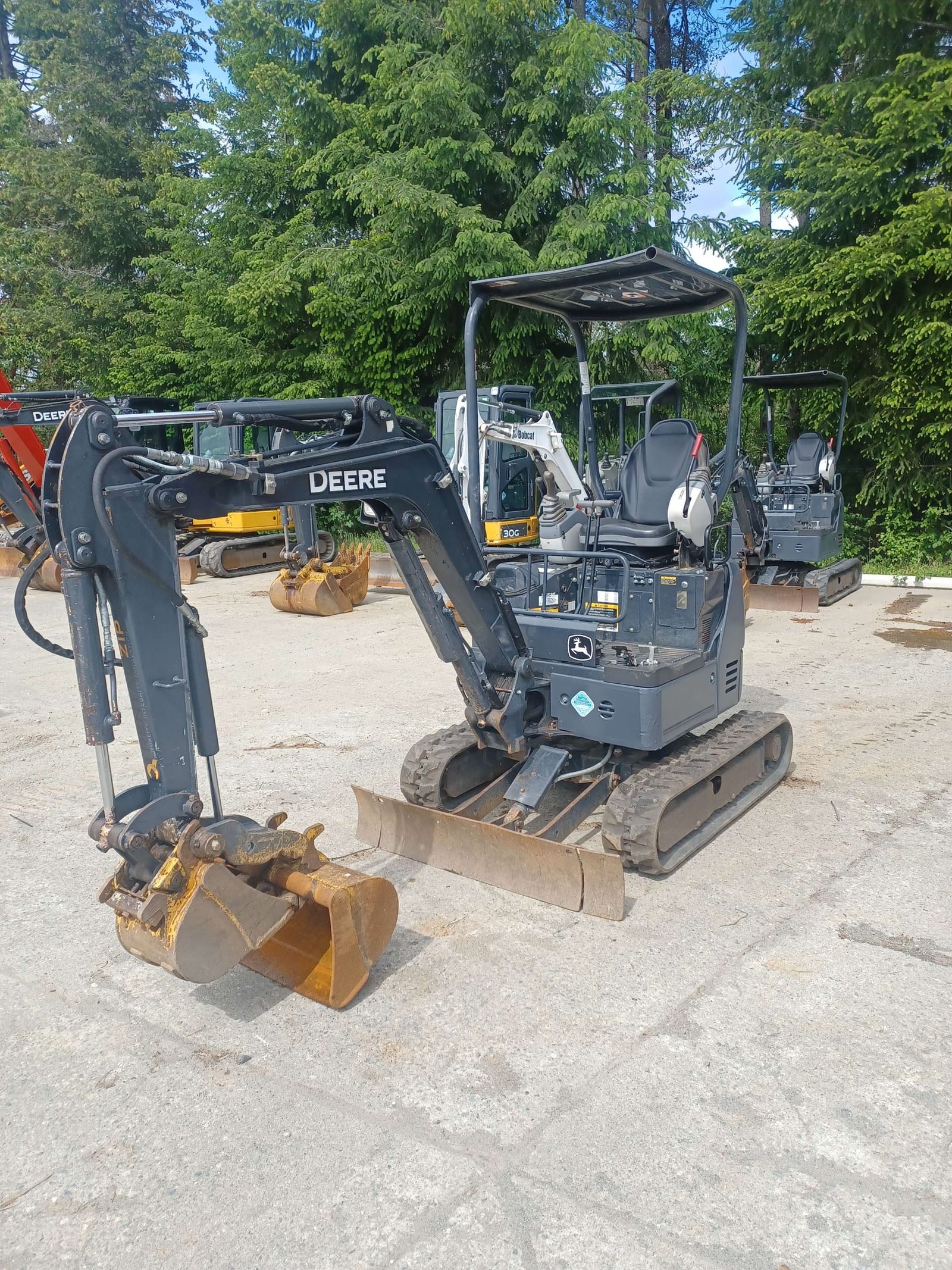 2019 John Deere 17G
