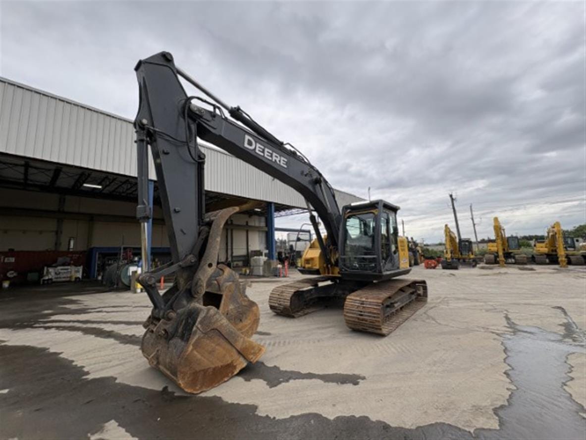 DEERE 225DLC 2012