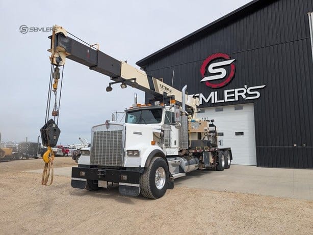 2003 NATIONAL 600D MOUNTED ON 2003 KENWORTH W900B