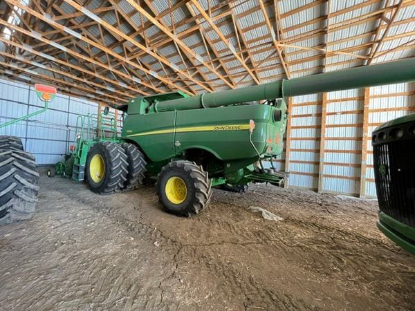 2016 John Deere S690
