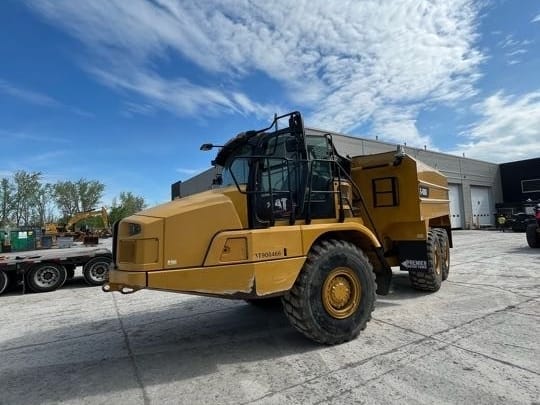 2021 CATERPILLAR 725