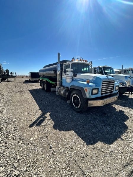 1998 Mack 												RD688S