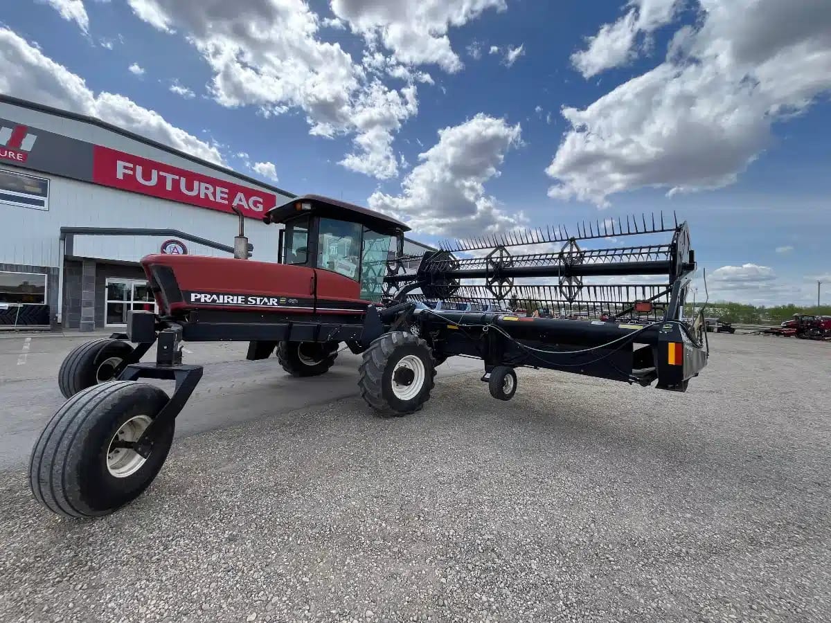 2005 Prairie Star 4952i Windrower