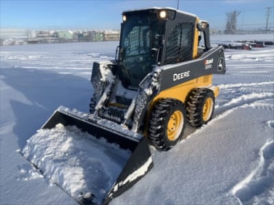 2023 John Deere 320G