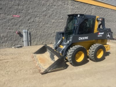2022 John Deere 324G