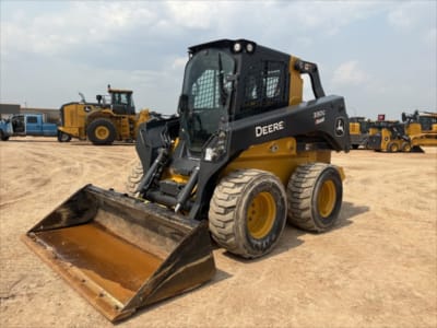 2023 John Deere 330G