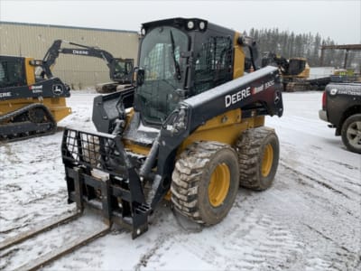 2018 John Deere 330G