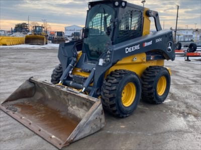 2024 John Deere 330G
