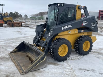 2024 John Deere 330G