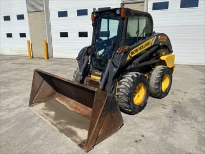 2017 New Holland L220