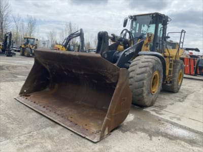 2016 John Deere 744K