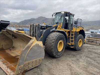 2022 John Deere 844L