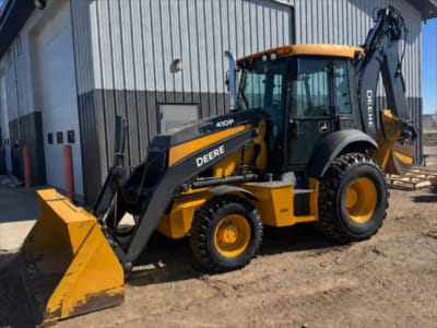 2023 John Deere 410 P