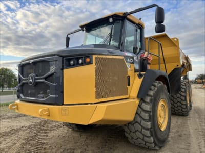 2023 John Deere 410 P