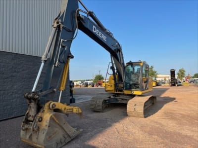 2022 John Deere 200G LC