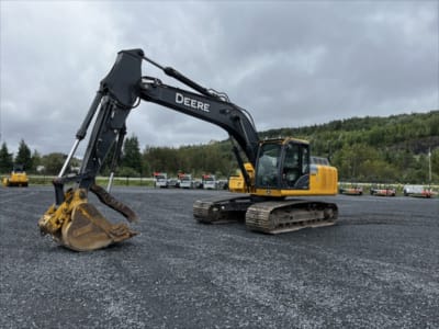 2018 John Deere 210G LC