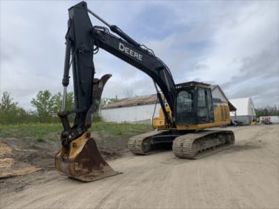 2018 John Deere 210G LC