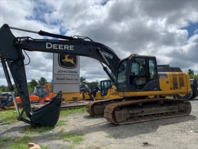 2013 John Deere 210G LC