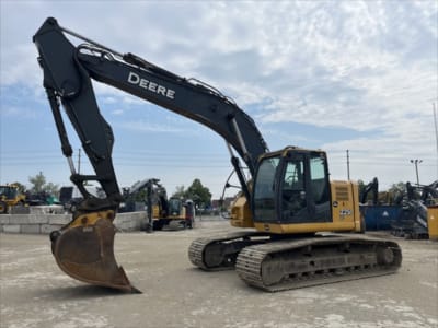 2012 John Deere 225D LC