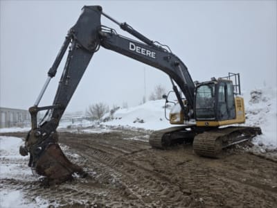 2012 John Deere 225D LC