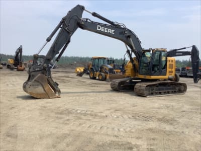 2021 John Deere 245G LC
