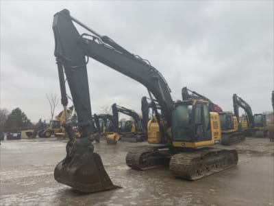 2020 John Deere 245G LC