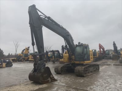 2020 John Deere 245G LC