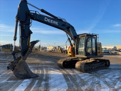 2018 John Deere 245G LC