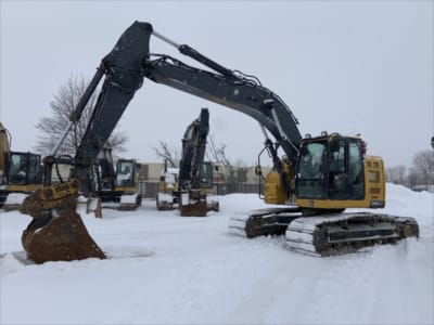 2021 John Deere 245G LC