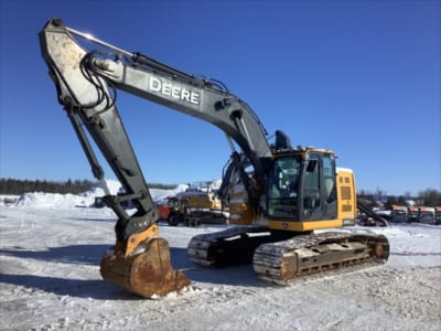 2017 John Deere 245G LC