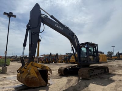 2022 John Deere 250G LC
