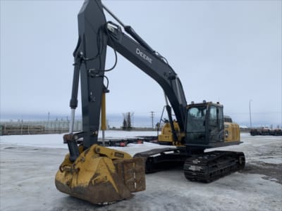 2022 John Deere 250G LC