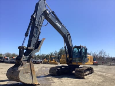 2021 John Deere 250G LC