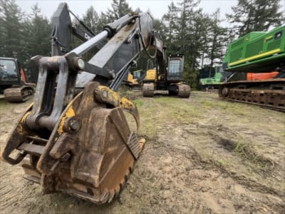 2019 John Deere 300G LC