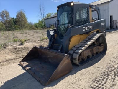 2011 John Deere 323D