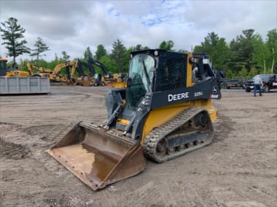 2019 John Deere 325G