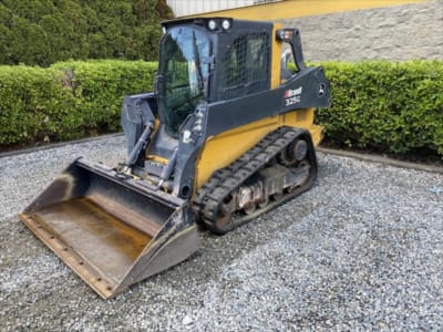 2020 John Deere 325G