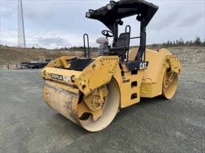 2012 Caterpillar CB54