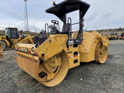 2012 Caterpillar CB54